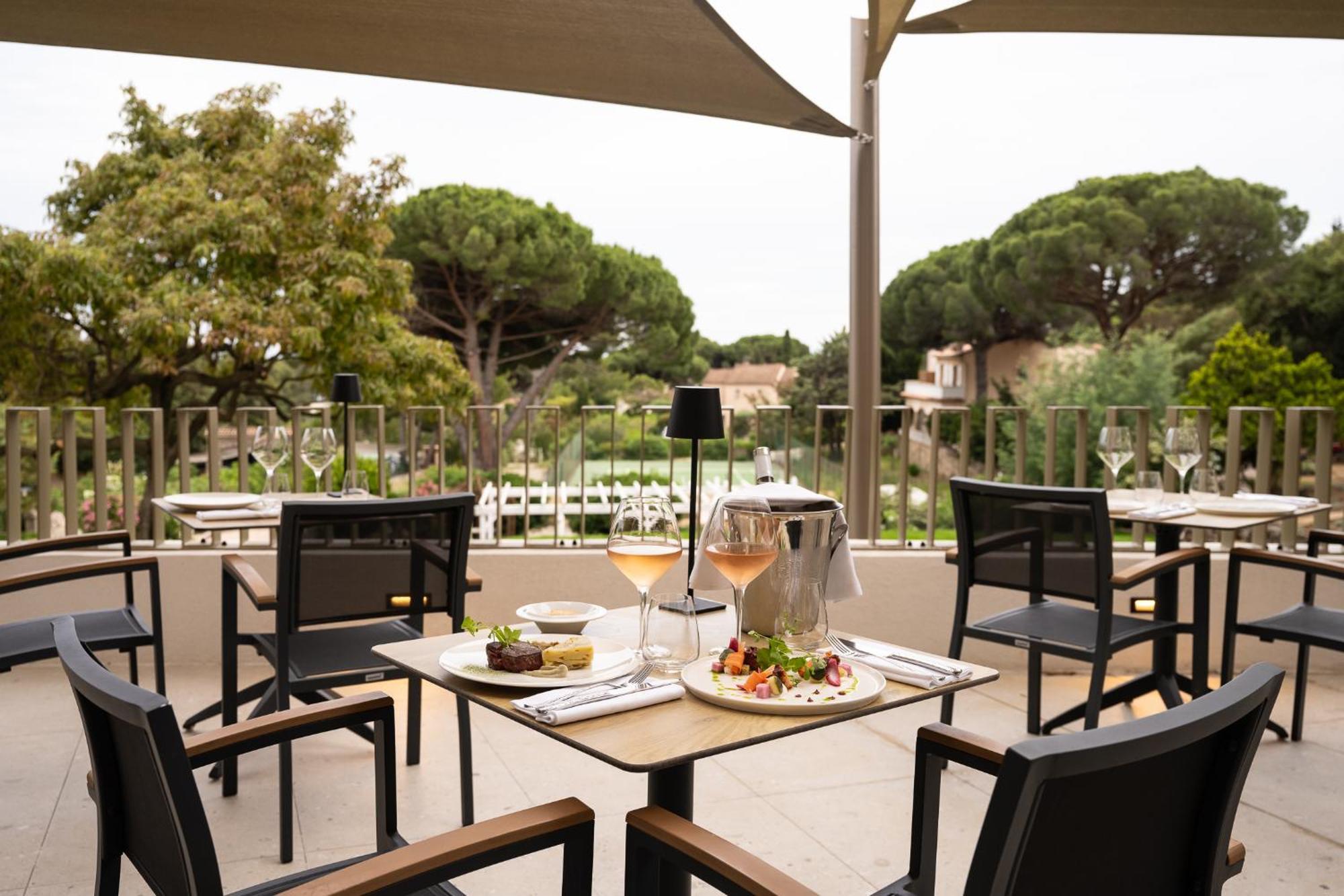 Hotel Du Parc Cavalaire Sur Mer Exterior photo